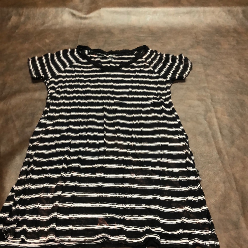 Secret treasures size large black and white